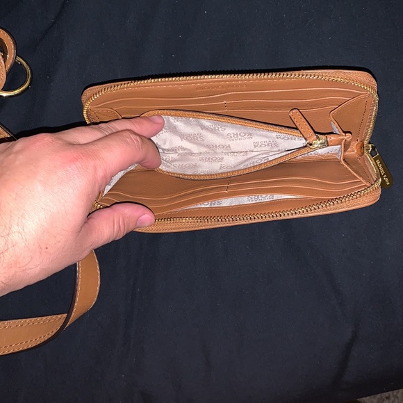 Michael Kors - tan leather bag and wallet set - Picture 8 of 9